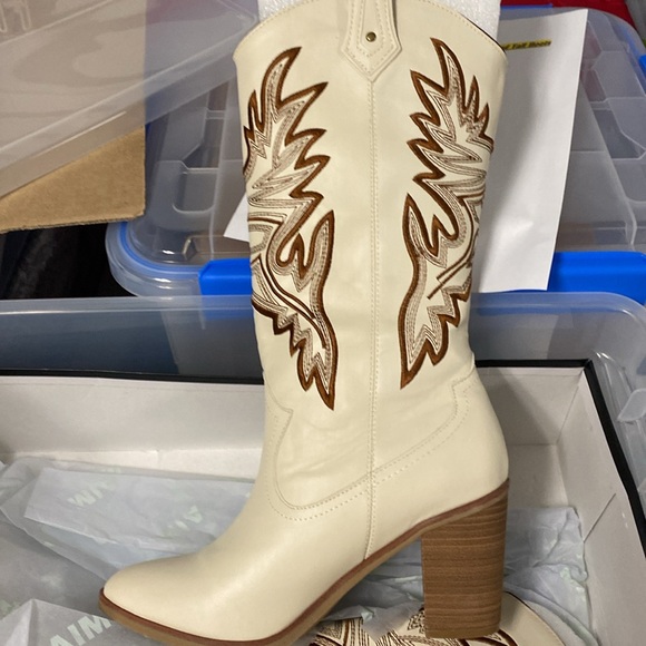 🎉New Years Sale🎉MIA Taley Tall WesternBoots NIBNWTSize 9 Embroidered FauxLeather - Picture 4 of 14
